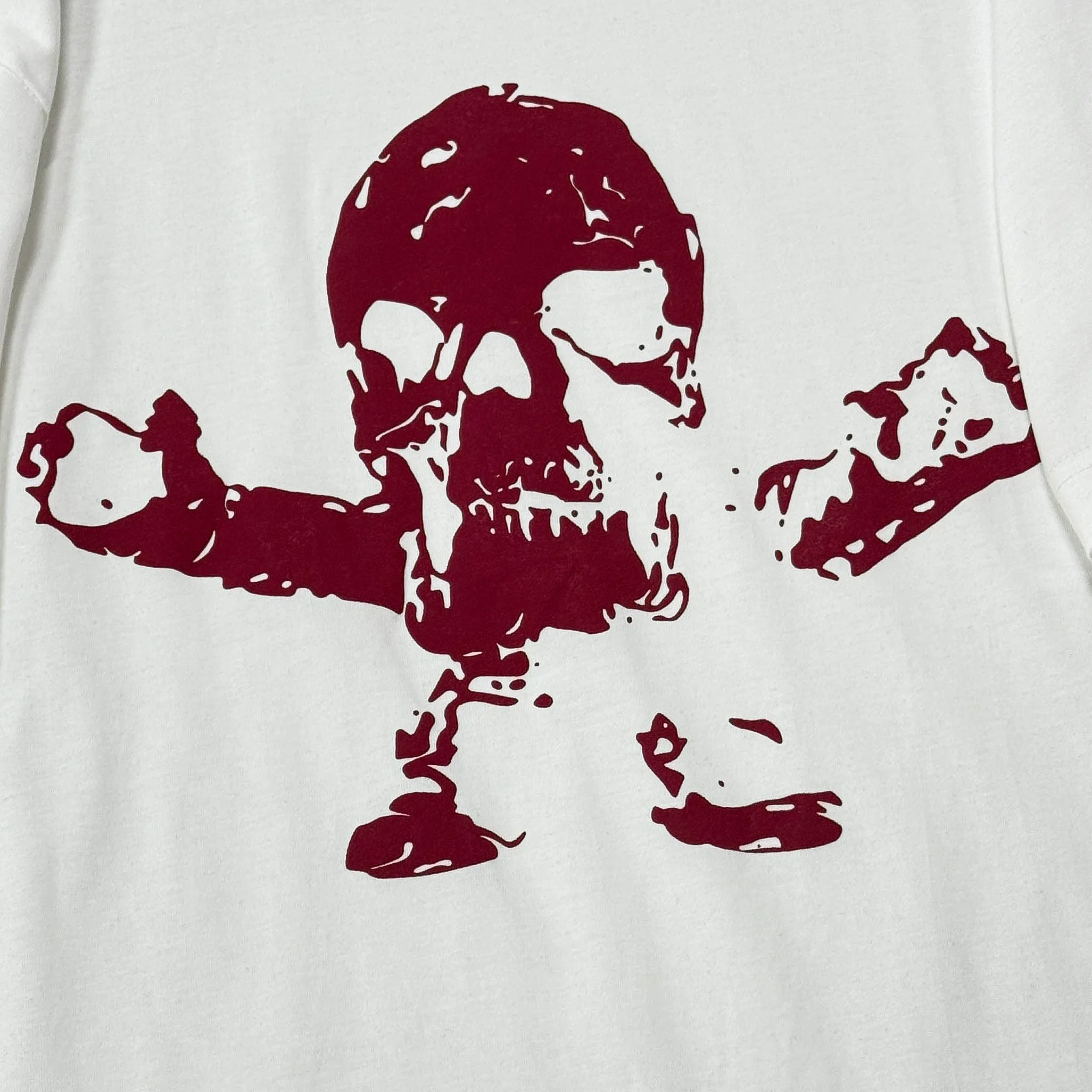 P170 Chrome Hearts Chrome Hearts 25 high version. The fabric is made of 300 grams of high-density pure cotton. It does not deform or shrink. It has three labels. It is the same style for men and women. Technology: suede foam printing. Color: white, black. SIZE: S-XL.